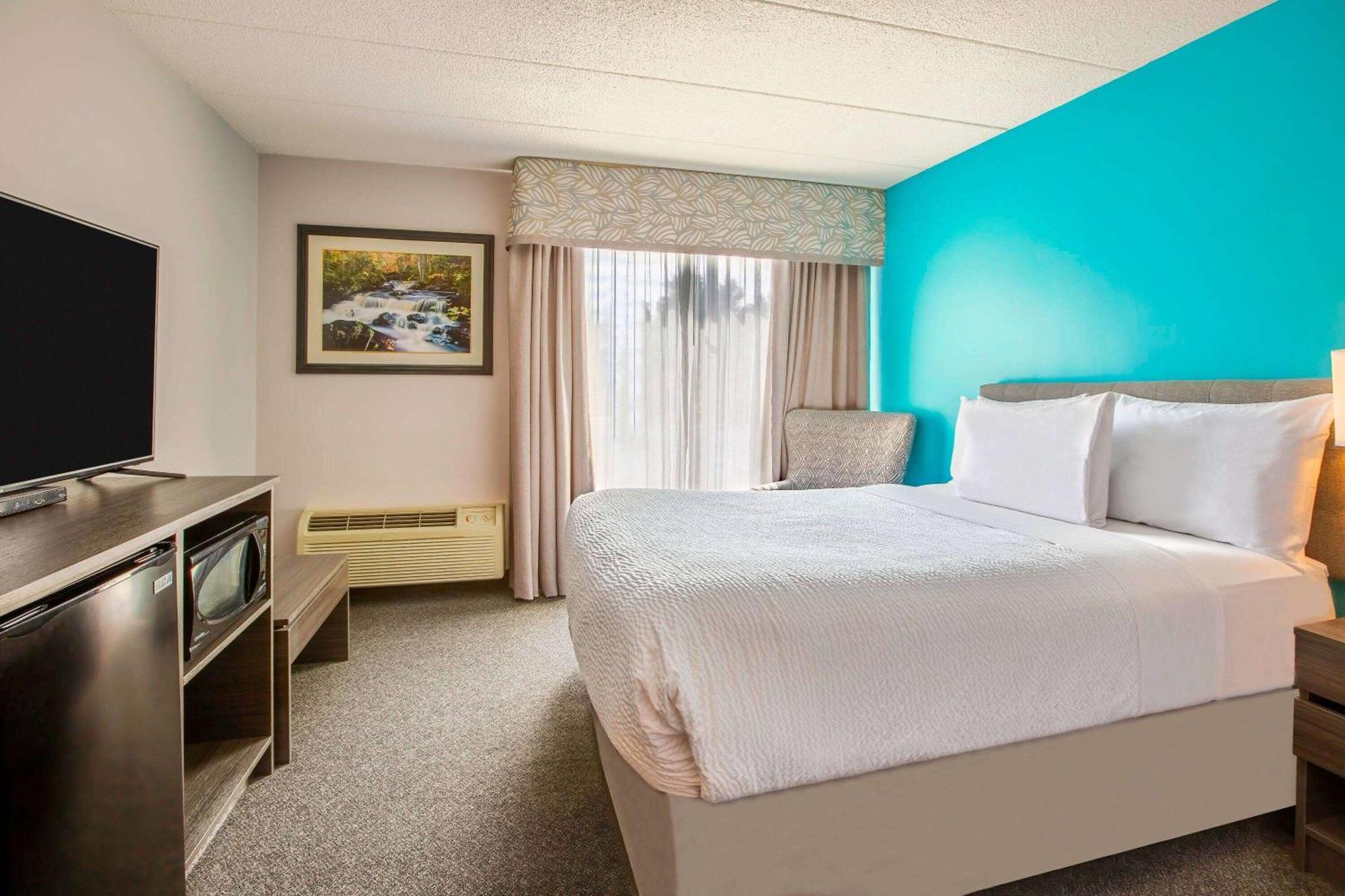 Days By Wyndham & Conference Centre Sudbury